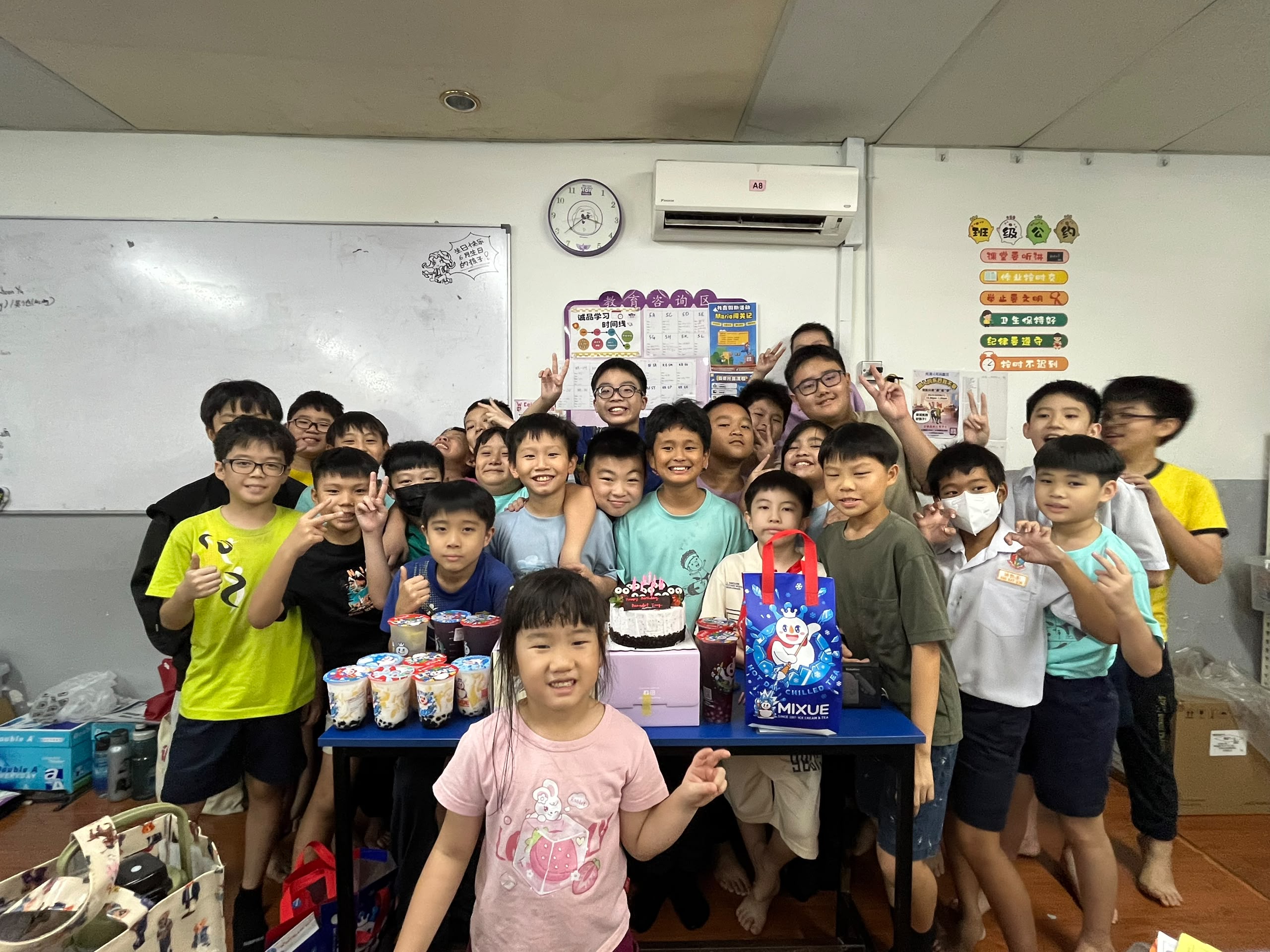 WITZ 安亲班学生一起参与班级生日会