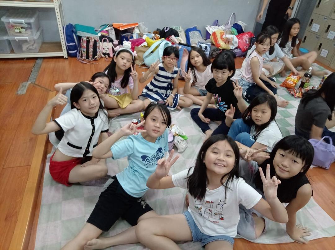 WITZ 安亲班学生与朋友相聚